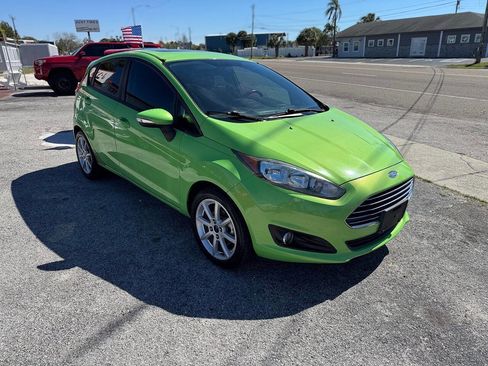 Used 2014 Ford Fiesta SE w/ Equipment Group 201B image 2