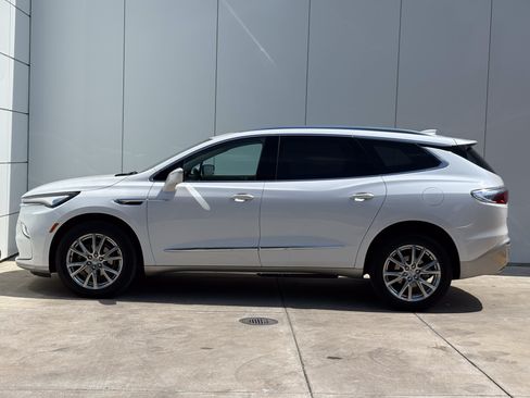 Used 2024 Buick Enclave Essence w/ Experience Buick Package AWD/4WD image 4