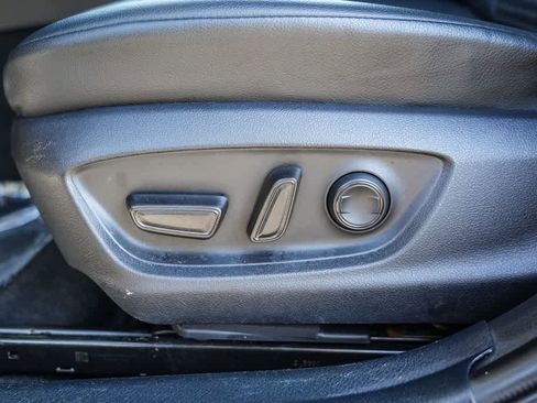 Used 2023 Toyota Camry SE FWD image 21