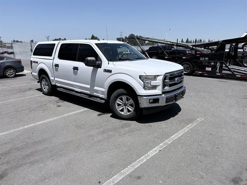 Used 2017 Ford F150 XLT AWD/4WD image 5