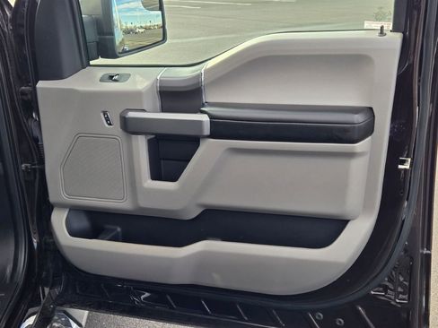 Used 2018 Ford F150 XLT w/ Equipment Group 302A Luxury image 5