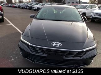 New 2025 Hyundai Elantra Limited video 3