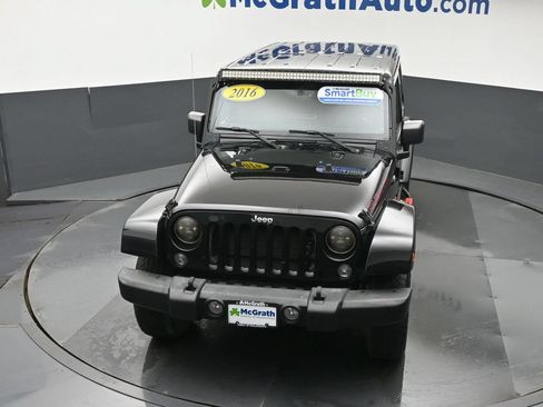 Used 2016 Jeep Wrangler Unlimited Rubicon w/ Max Tow Package AWD/4WD image 27