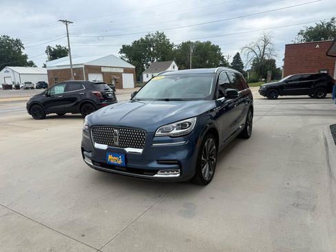 Used 2020 Lincoln Aviator Reserve w/ Equipment Group 202A AWD/4WD image 3