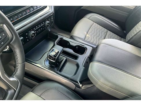 Used 2024 Chevrolet Silverado 1500 ZR2 w/ Technology Package image 18