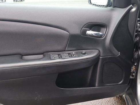 Used 2013 Chrysler 200 Touring w/ S Exterior Appearance Pkg image 19