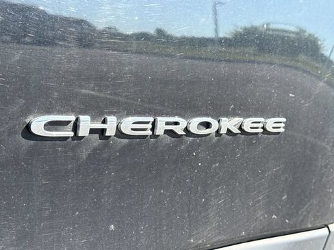Used 2016 Jeep Cherokee Limited AWD/4WD image 14