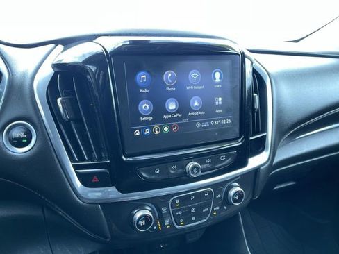 Used 2020 Chevrolet Traverse LT image 13