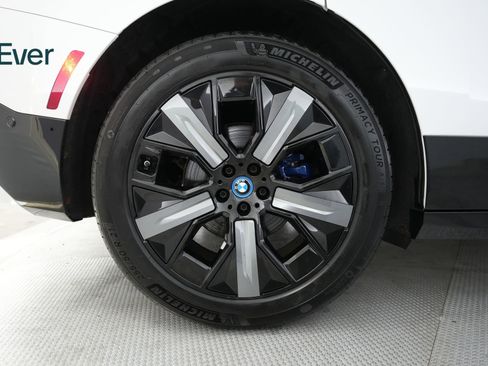 Used 2022 BMW iX xDrive50 w/ Premium Package AWD/4WD image 22