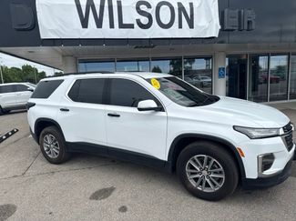 Used 2023 Chevrolet Traverse LT FWD video 1