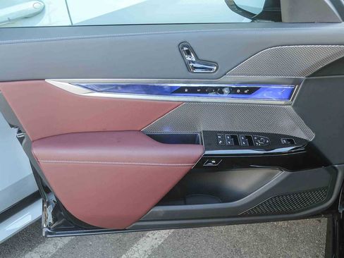 Used 2026 BMW 750e xDrive w/ Premium Package image 17