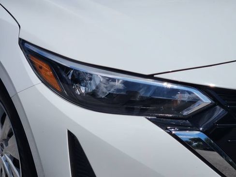 Used 2024 Nissan Sentra S FWD image 9