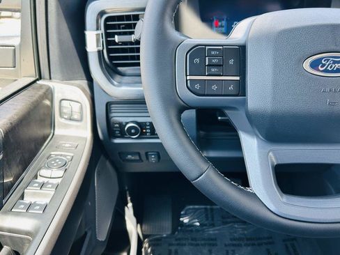 New 2025 Ford F250 Lariat w/ Black Appearance Package image 21