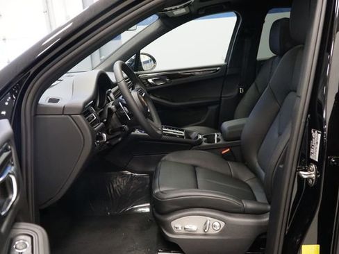 New 2026 Porsche Macan image 23