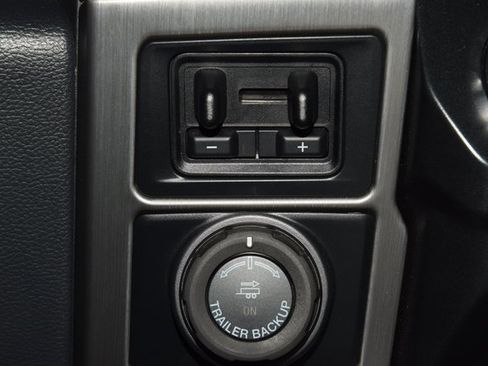 Used 2022 Ford F450 Platinum w/ FX4 Off-Road Package image 37