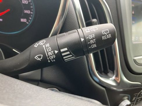 Used 2022 Chevrolet Equinox LT image 19