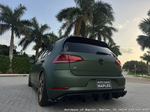 Used 2018 Volkswagen Golf 4-Door AWD/4WD image 2