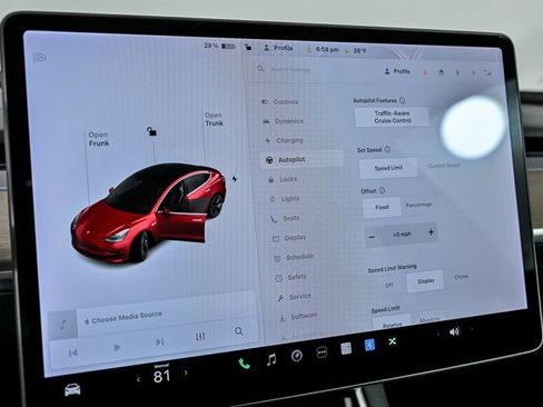 Used 2018 Tesla Model 3 Long Range image 32