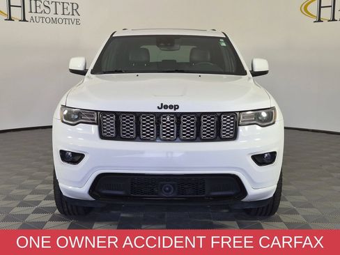 Certified 2022 Jeep Grand Cherokee Laredo X AWD/4WD image 3