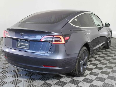 Used 2018 Tesla Model 3 Long Range image 8