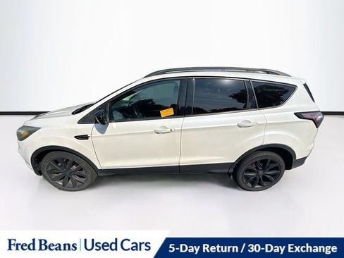 Used 2017 Ford Escape SE w/ Equipment Group 201A FWD image 5