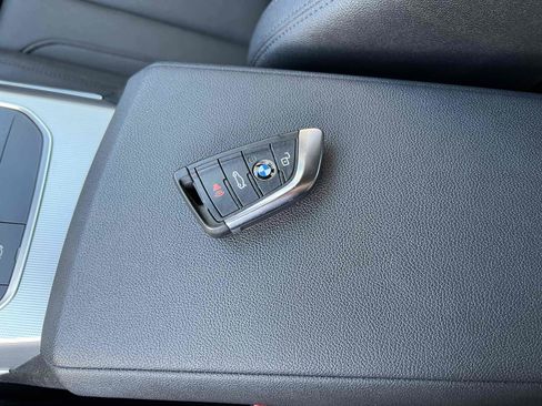 Used 2021 BMW 330e image 9