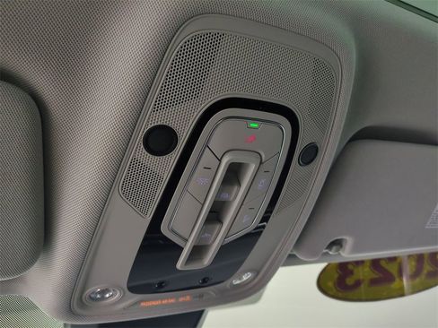 Used 2023 Audi Q7 3.0T Prestige image 25