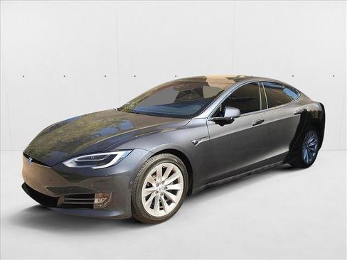Used 2017 Tesla Model S 75 RWD image 1