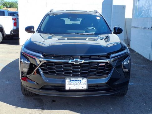Certified 2025 Chevrolet Trax RS w/ Driver Confidence Package FWD image 2