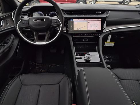 New 2026 Jeep Grand Cherokee Limited AWD/4WD image 15