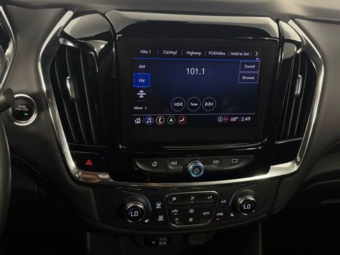 Used 2023 Chevrolet Traverse RS AWD/4WD image 19
