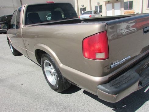 Used 2003 GMC Sonoma SLS w/ SLS Preferred Equipment Group image 6