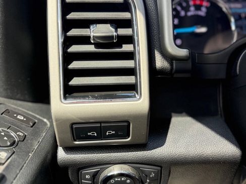 Used 2019 Ford F250 Lariat w/ Lariat Ultimate Package AWD/4WD image 25