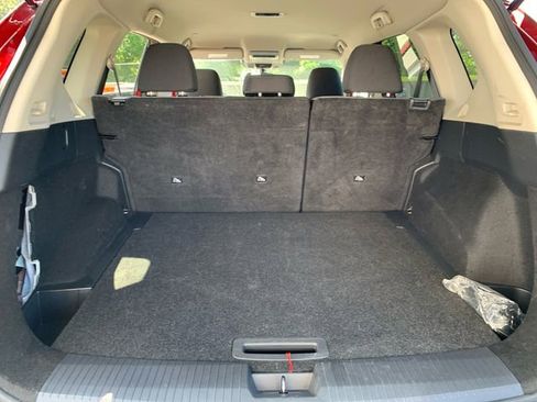 Used 2023 Nissan Rogue SV image 13