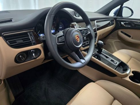 New 2026 Porsche Macan AWD/4WD image 4