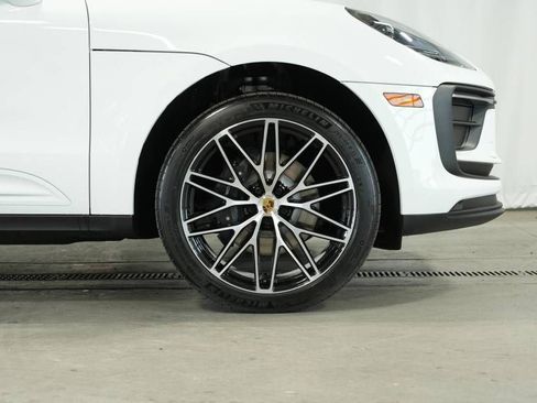 Certified 2025 Porsche Macan AWD/4WD image 41