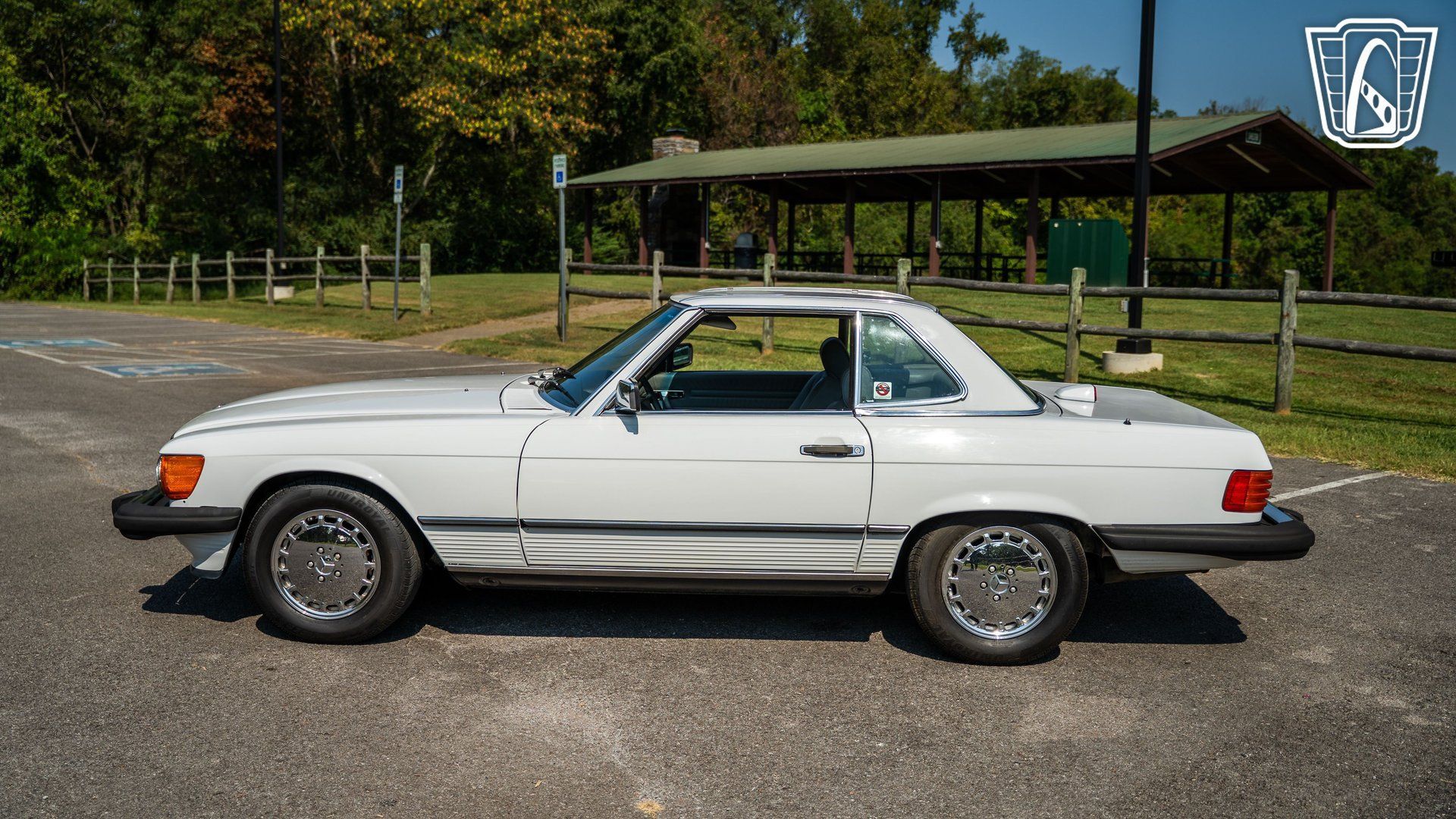 Used 1987 Mercedes-Benz 560 SL image 27