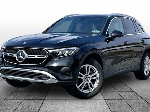Used 2023 Mercedes-Benz GLC 300 4MATIC image 2