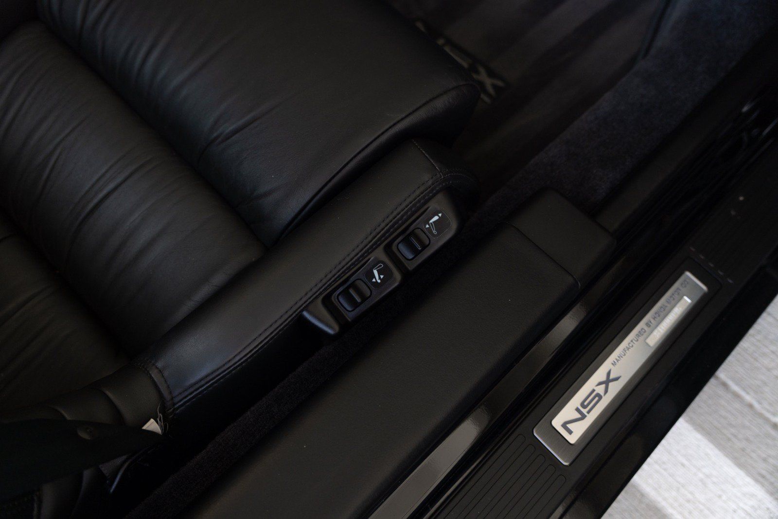 Used 1995 Acura NSX T RWD image 65