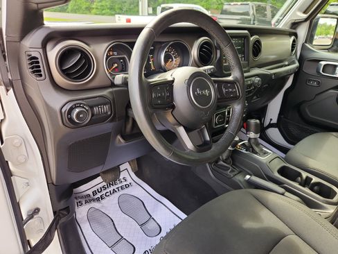 Used 2019 Jeep Wrangler Unlimited Sport S image 25