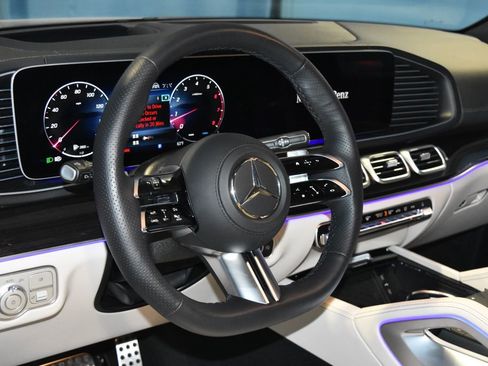 Certified 2025 Mercedes-Benz GLS 450 4MATIC image 2