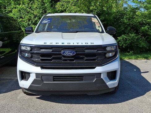 Certified 2025 Ford Expedition Active AWD/4WD image 2