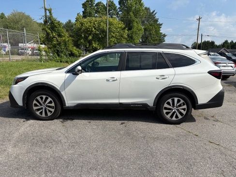 Used 2020 Subaru Outback Premium image 8