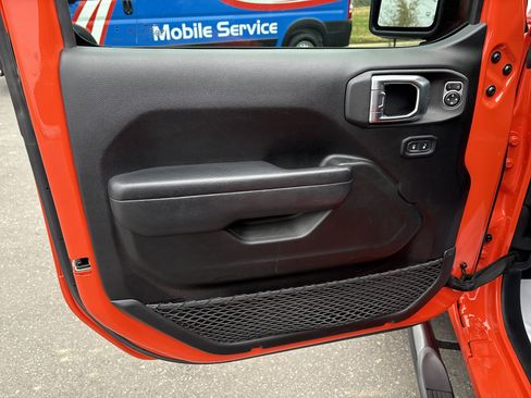 Certified 2023 Jeep Wrangler Willys image 10