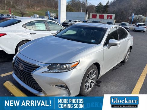 Used 2016 Lexus ES 300h image 1