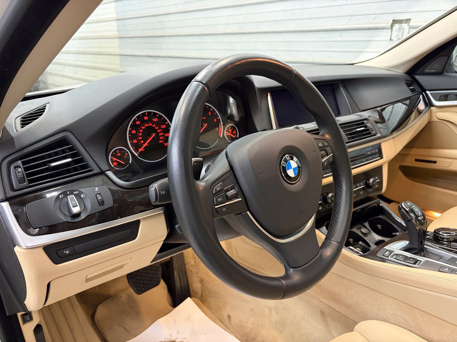 Used 2014 BMW 550i xDrive Sedan AWD/4WD image 14
