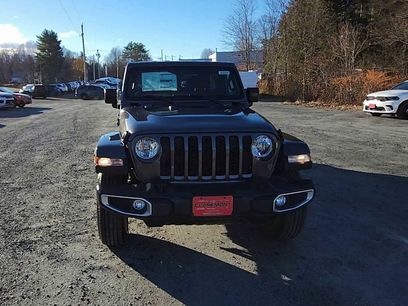 New 2023 Jeep Gladiator Sport