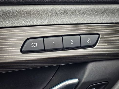 Used 2023 GMC Terrain SLT w/ Infotainment Package II AWD/4WD image 11