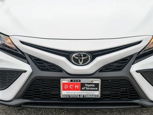 Used 2023 Toyota Camry SE FWD image 5