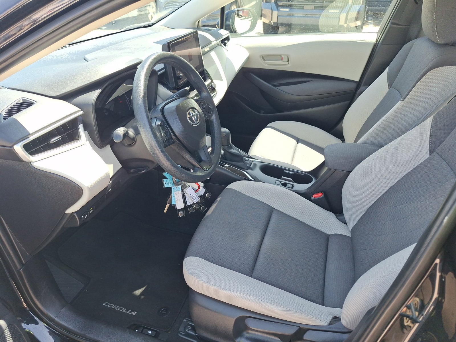Used 2026 Toyota Corolla LE FWD image 15